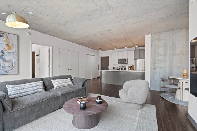 Photo - 215 W Lake St Unit ID1029635P