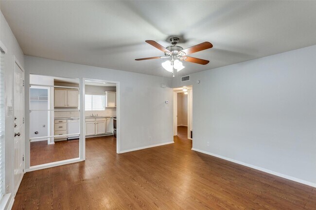 Photo - 1212 Hollow Creek Dr Unit B