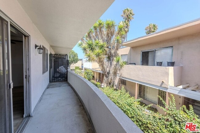 Photo - 1426 Orange Grove Ave