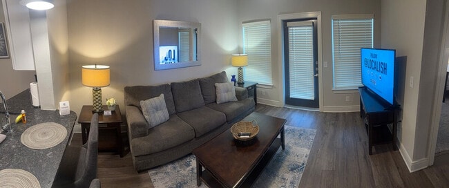 Building Photo - 3000 Cypress Lk Rd Unit SI ID1531291P