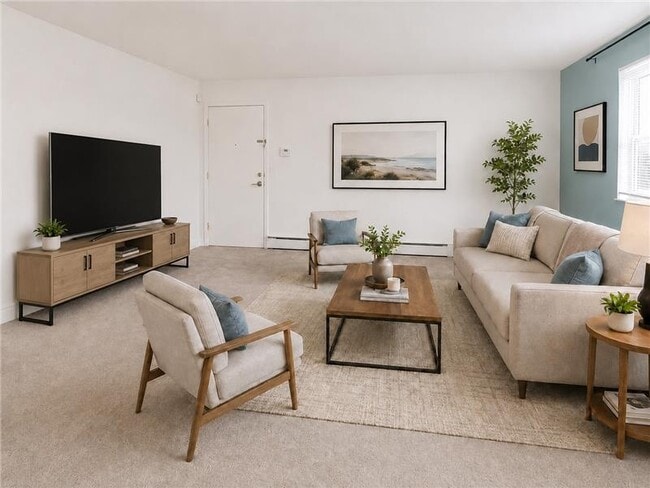 Photo - Hyde Park Apartment Homes