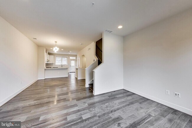 Photo - 16616 Crabbs Branch Way
