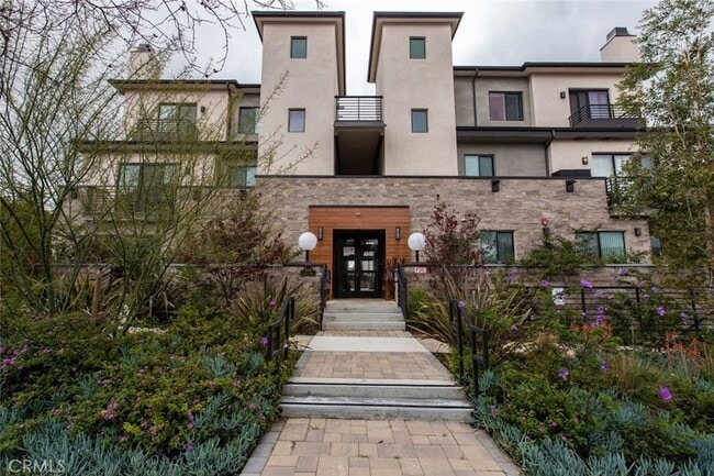 Photo - 330 Salem St Unit 204