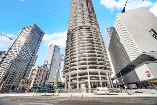 Building Photo - 300 N State St Unit 3909