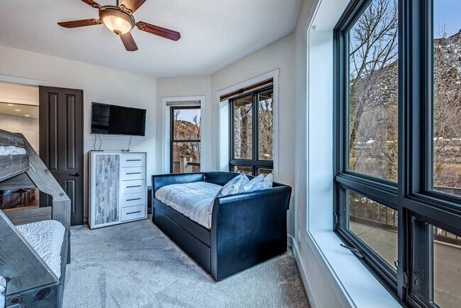 Photo - 26513 CO-82 Unit ID1018159P