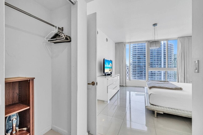 Photo - 485 Brickell Ave Unit SI ID1520347P