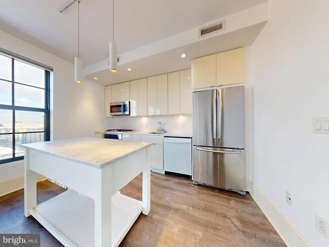 Photo - 1011 M St NW Unit 804