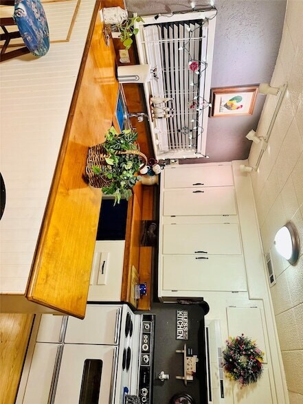 Photo - 1033 N Johnson St
