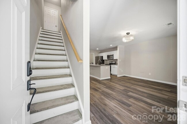 Photo - 1361 Ontario Dr