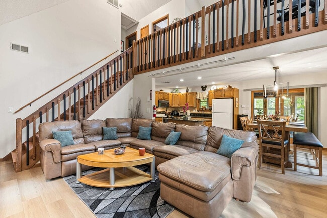 Photo - 2174 Lakeview Dr E Unit ID1302382P