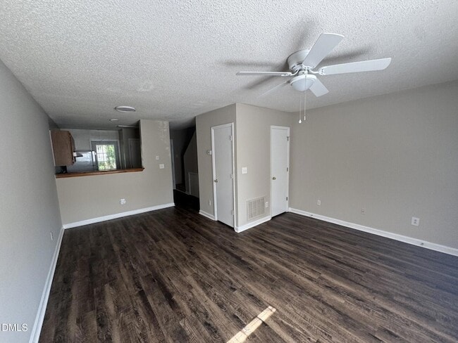 Photo - 2910 Faversham Pl