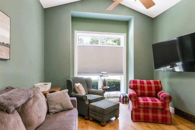 Photo - 140 Crane Ln Unit ID1051669P