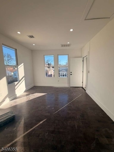 Building Photo - 69 Brookdale Ave Unit 3R