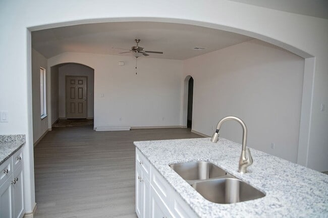 Photo - 1333 Bajada St