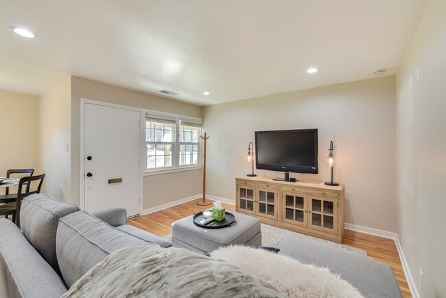 Photo - 1995 Creek Dr Unit ID1305161P