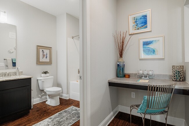 Photo - Echelon on 99