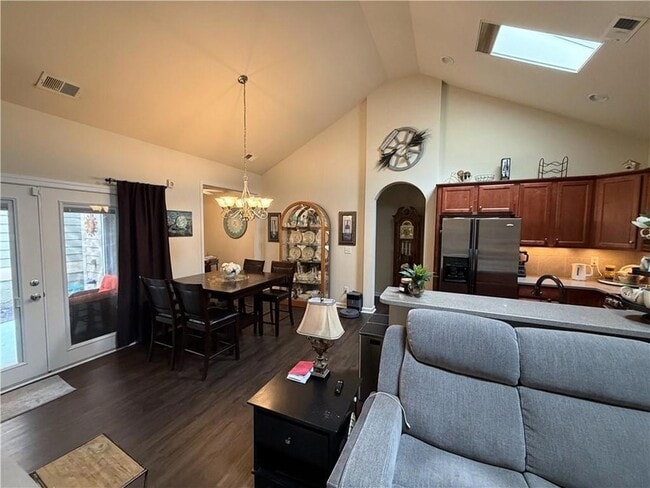 Photo - 502 Camellia Ct