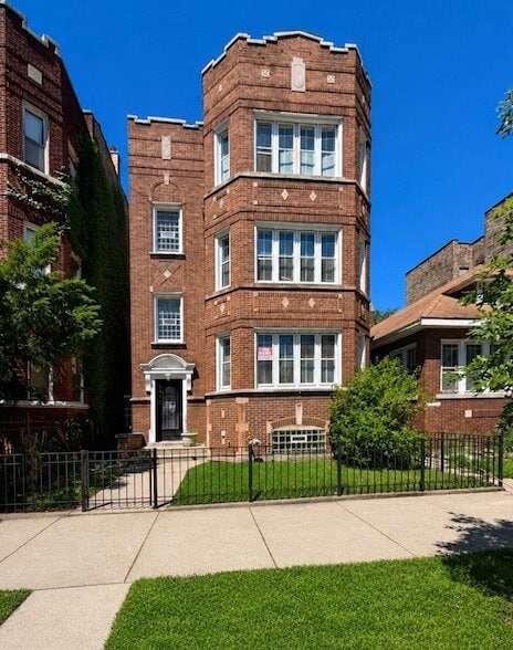 Building Photo - 8010 S Marshfield Ave Unit 1