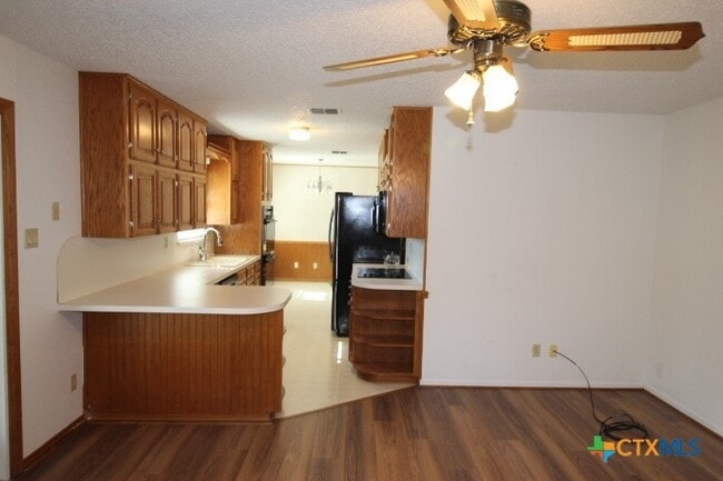 Photo - 1606 Hughes Ave