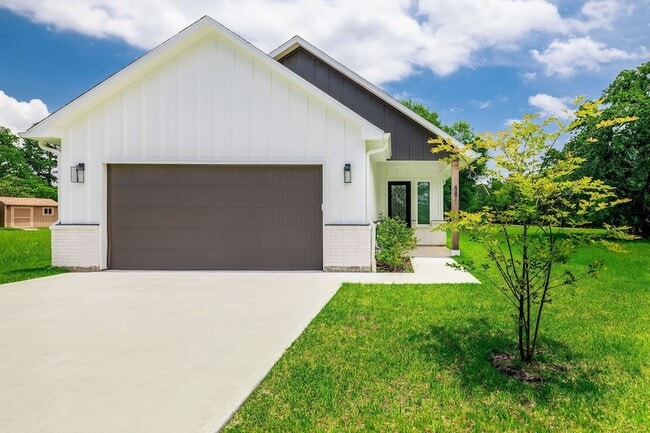 Photo - 68 Fairway Dr
