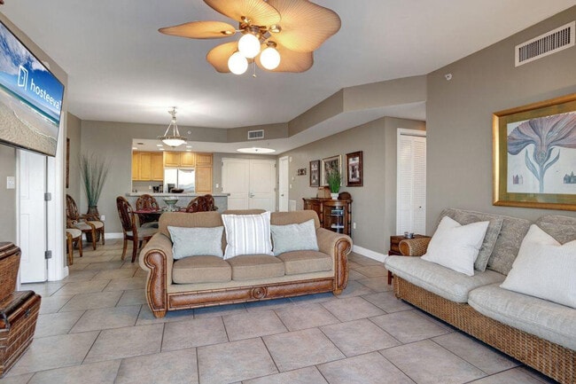 Building Photo - 2 Portofino Dr Unit ID1334736P