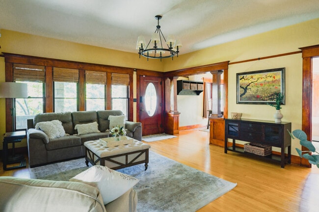 Building Photo - 3330 Albatross St Unit ID1288253P