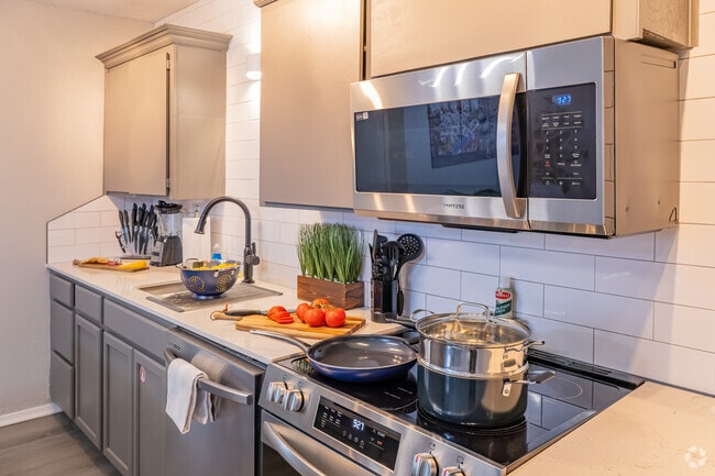 1BR, 1BA - 550SF - Kitchen - 67th Suites