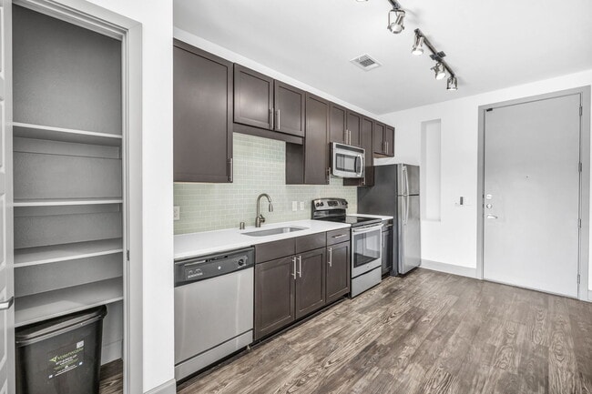 Axis 3700 Apartments in Plano, Texas - Axis 3700