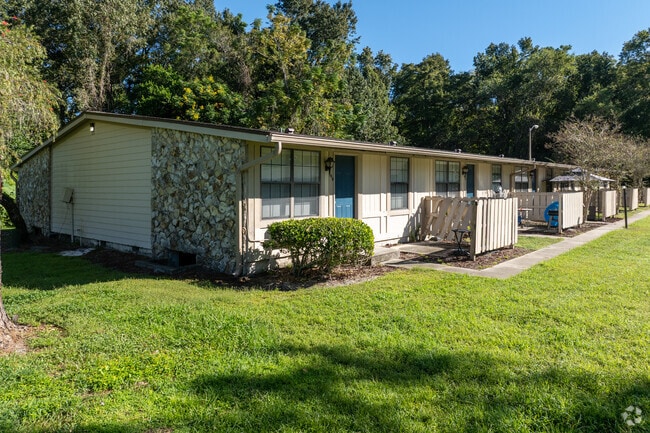 Building Photo - Mosswood