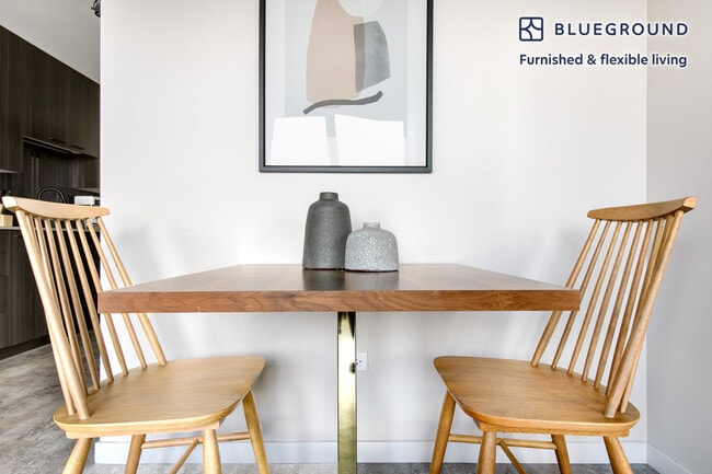 Photo - 939 W Washington Blvd Unit FL10-ID275