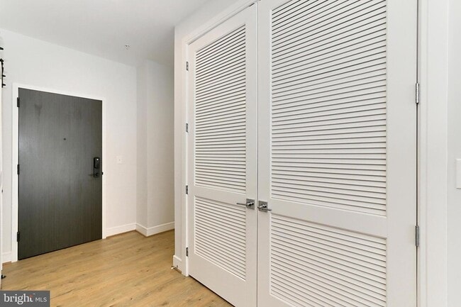 Photo - 635 Slaters Ln Unit G-01