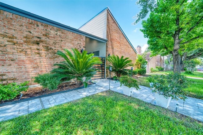 Photo - 7606 Portal Dr