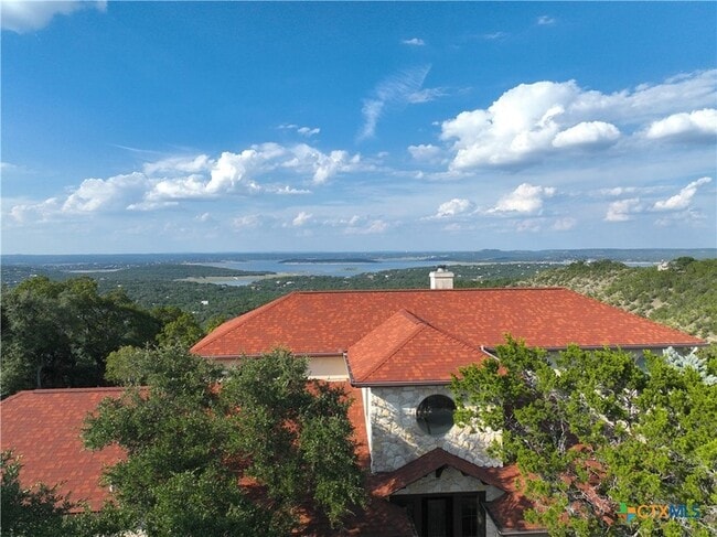 Photo - 2000 Village Oak