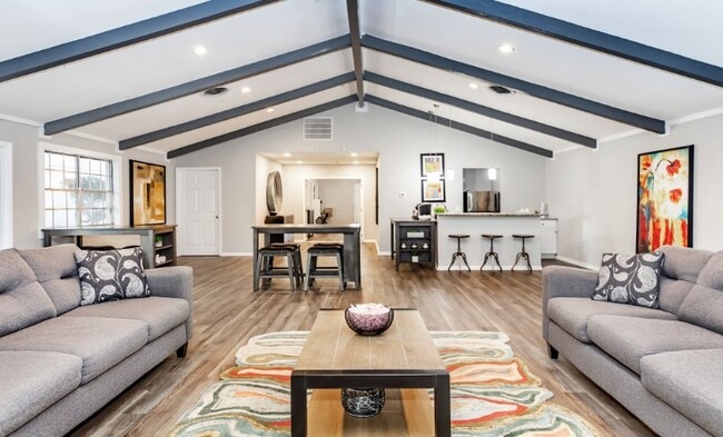 Building Photo - West End Crossing