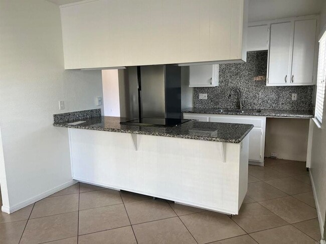 Photo - 1640 Maple Dr