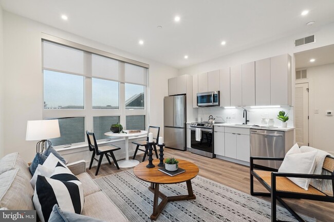 Photo - 2400 Frankford Ave Unit 201