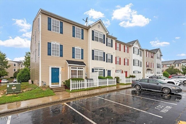 Building Photo - 8600 Neuse Landing Ln Unit 106