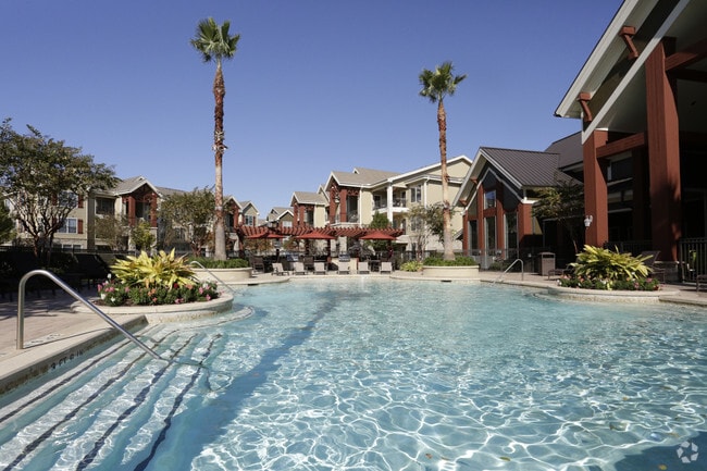 Photo - Yorktown Crossing