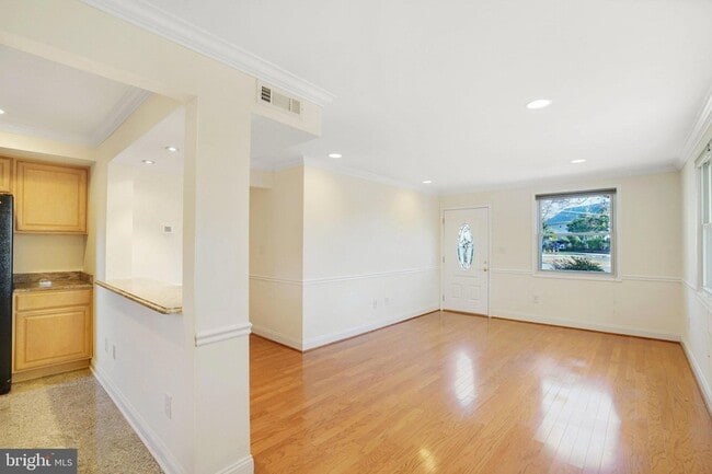 Photo - 6924 Kenfig Dr