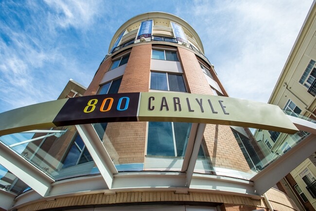 Photo - 800 Carlyle