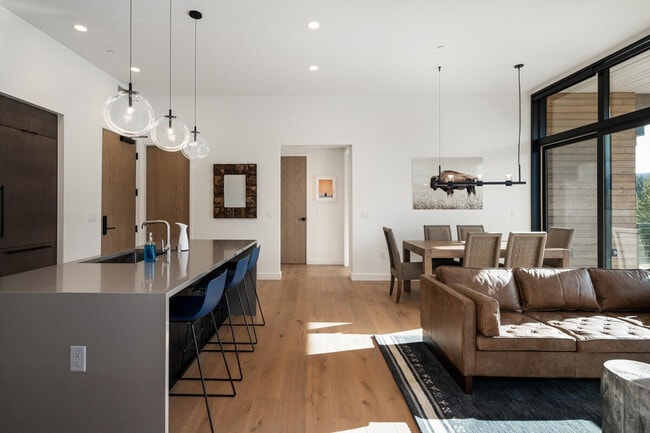 Photo - 4 Boathouse Way Unit ID1255723P