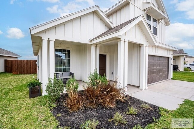 Photo - 2168 Grove Ln