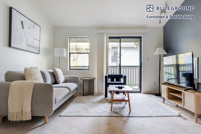 Building Photo - 15850 NE 40th St Unit FL2-ID968