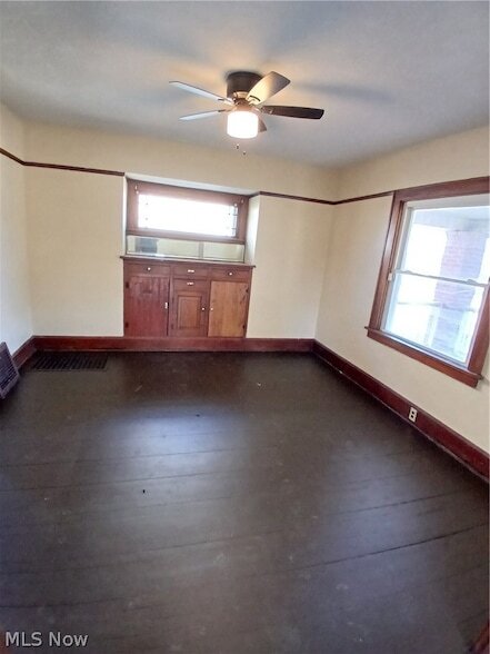 Photo - 2222 Birch St