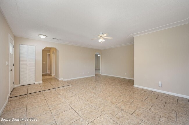 Photo - 511 Avignon Dr