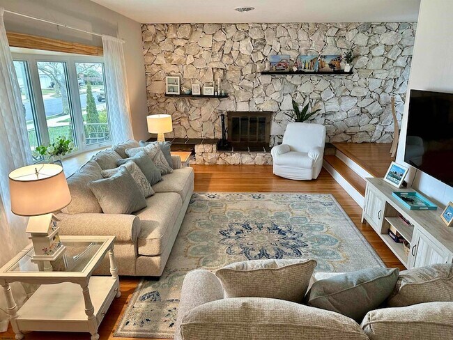 Photo - 310 N Clermont Ave