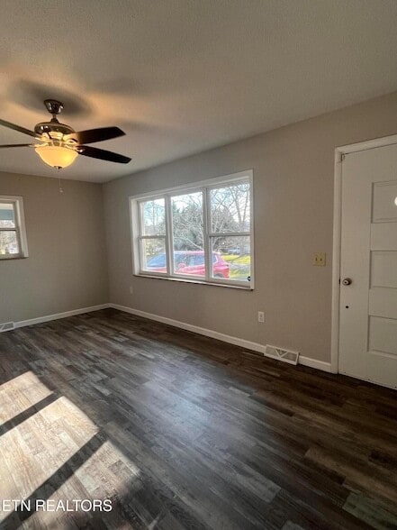 Photo - 3408 Hackberry Rd