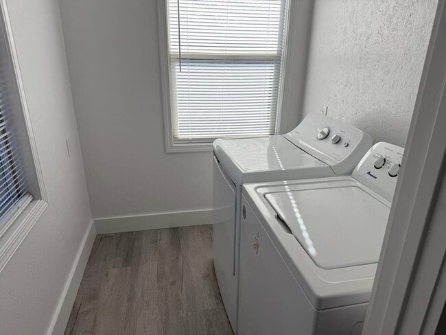 Photo - 185 Moss Ln