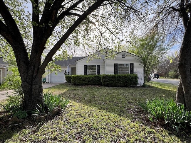 Building Photo - 1726 N Ricketts St