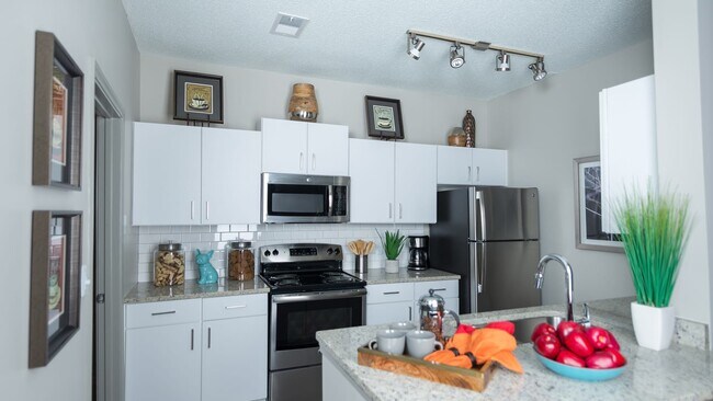 Photo - 1000 Spalding